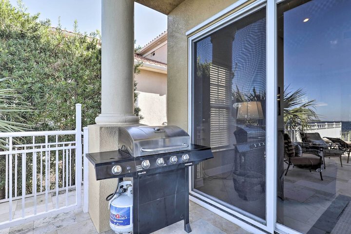 Waterfront Gem w / Pool & Dock in Apollo Beach