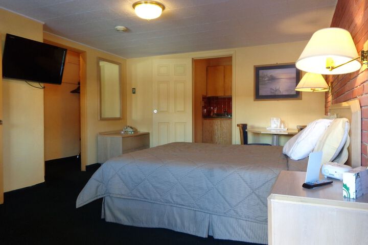 Room 15 of 40