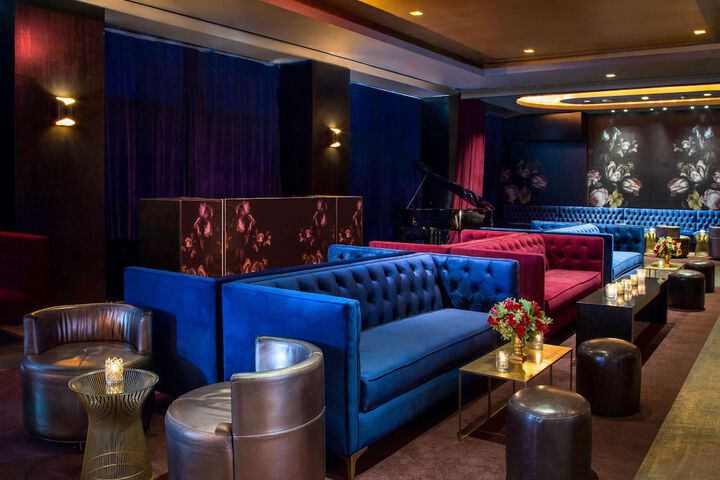 Lounge 67 of 88