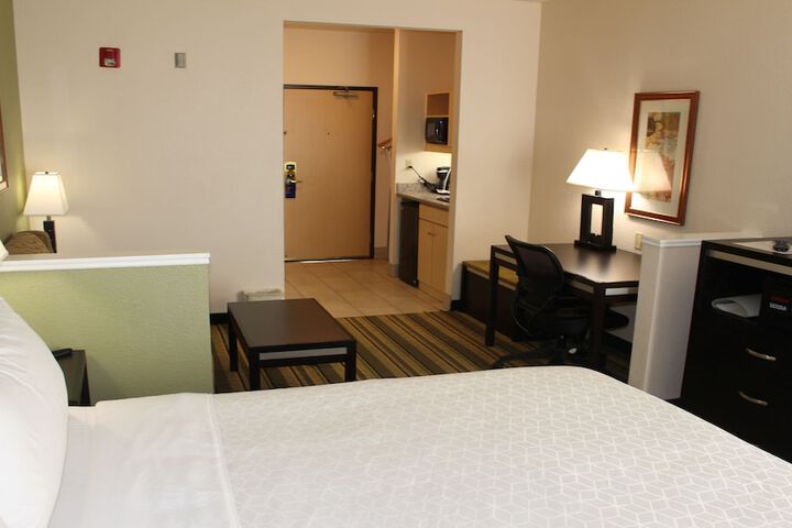 Room 117 of 150