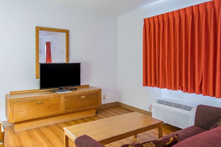 Motel 6 Madras OR