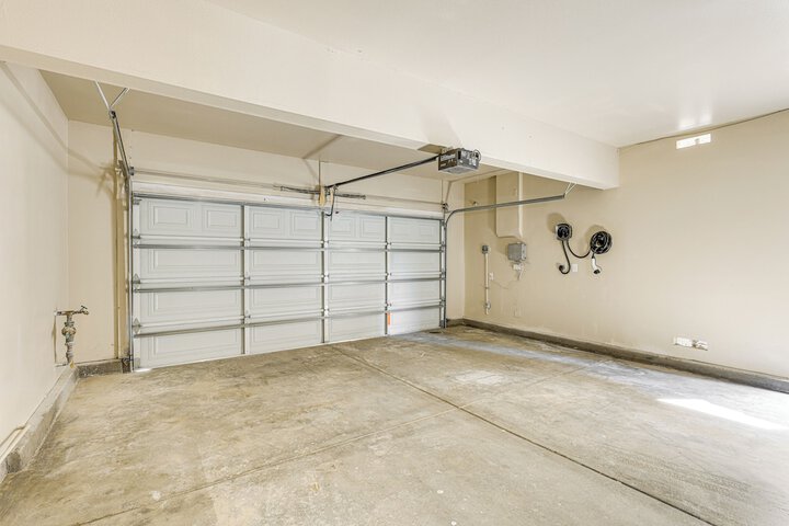 Mtn-view Gem w / Private Yard: Luxe Beaumont Home