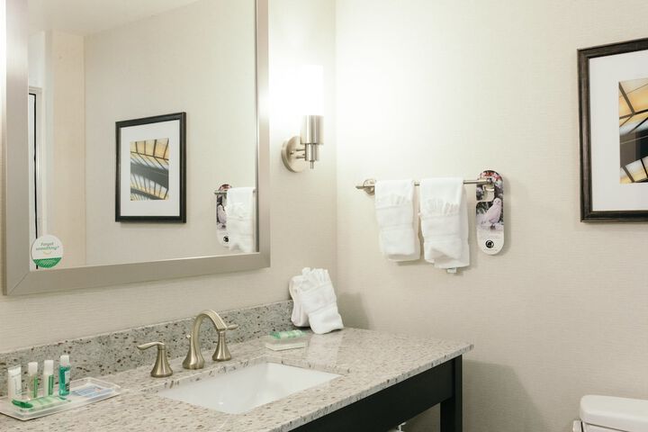 Room 45 of 103