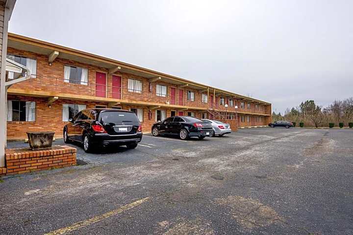 OYO Hotel Mauldin SC South Main Street