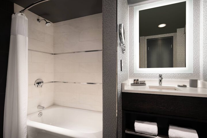 Room 42 of 109