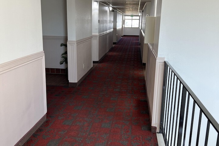 Ballroom/Hall 32 of 37