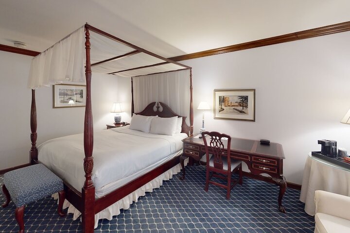 Room 15 of 38