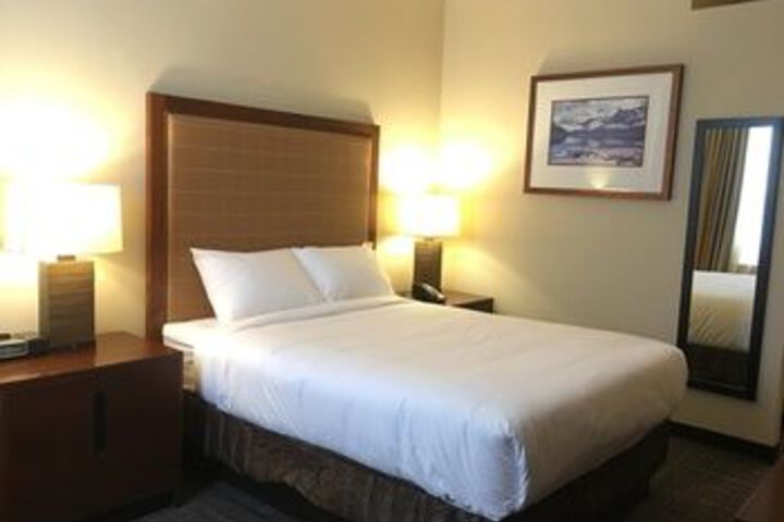 Travelodge by Wyndham Conference Centre & Suites Whitecourt