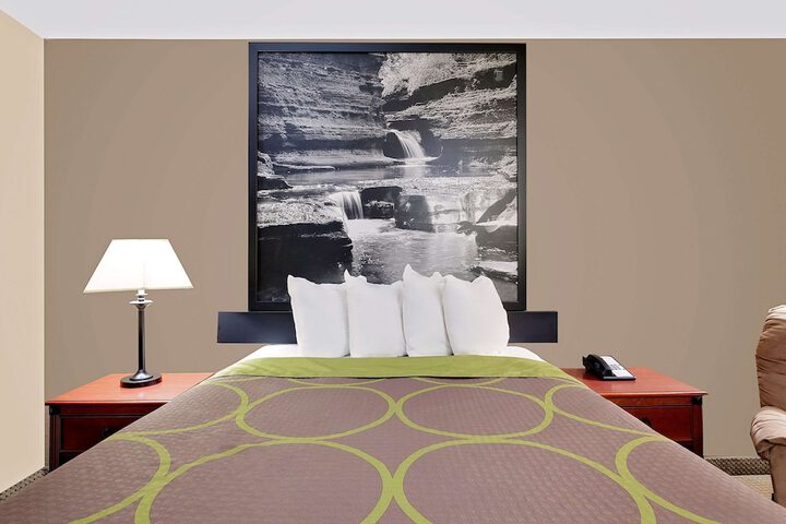Room 20 of 28