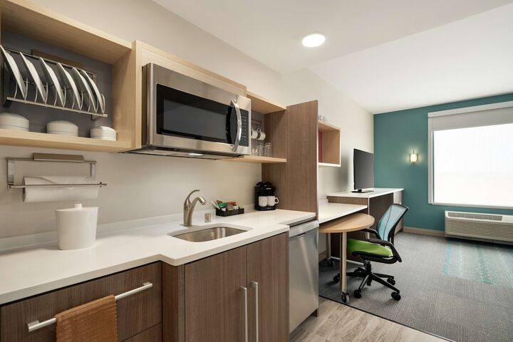 Room 33 of 48