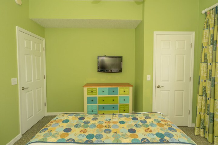 Barefoot Suites