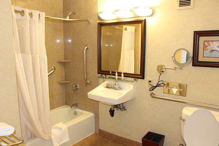 Room 34 of 39
