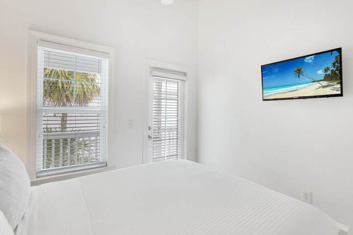 Tranquility Bay Beachfront Hotel and Resort