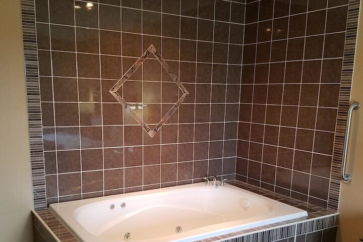 Hot Tub 42 of 47