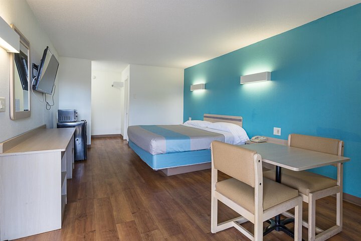 Room 22 of 36