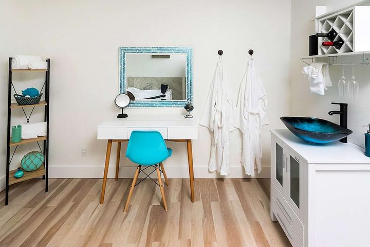 Clarion Inn Surfrider Resort