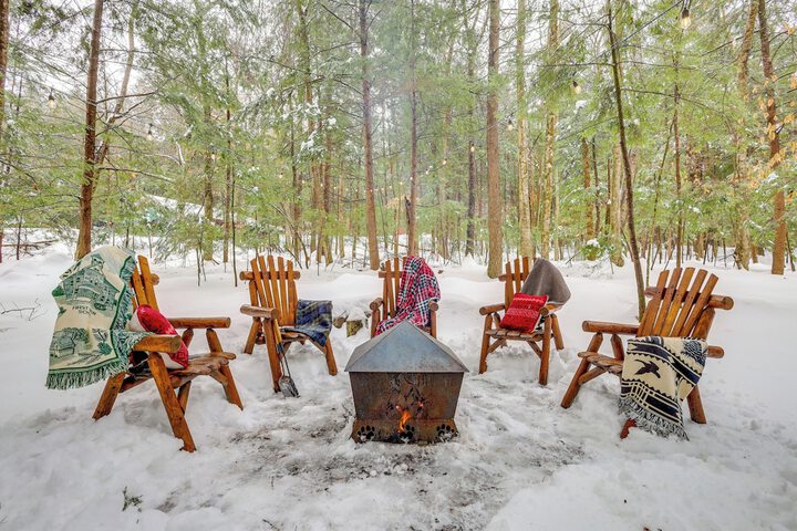 Lake & Beach Access at Lake Luzerne Cabin!