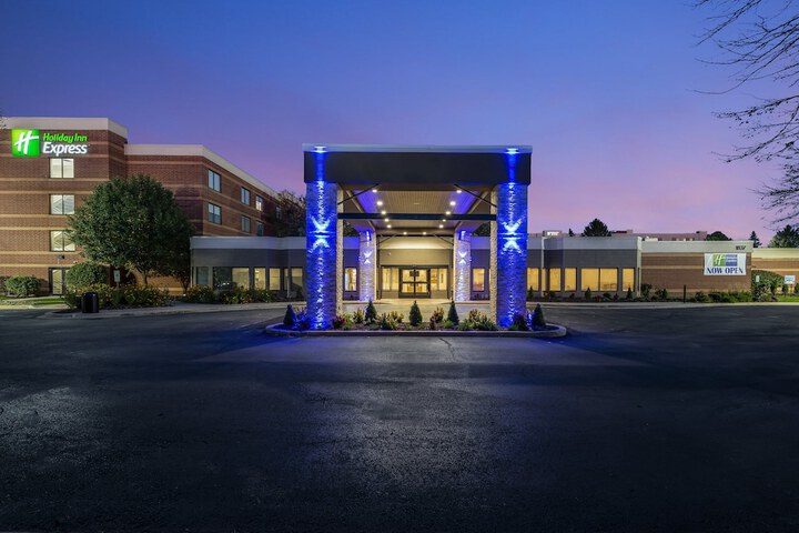Holiday Inn Express Naperville by IHG