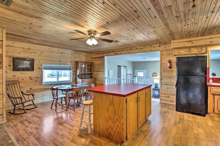 Kingston Getaway 2 Mi to Lake Texoma!