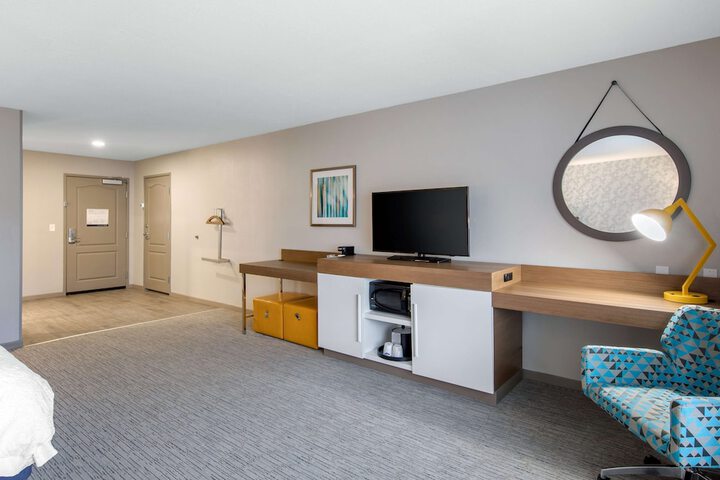 Room 27 of 46
