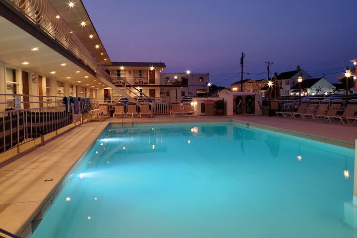 Pool 8 of 37