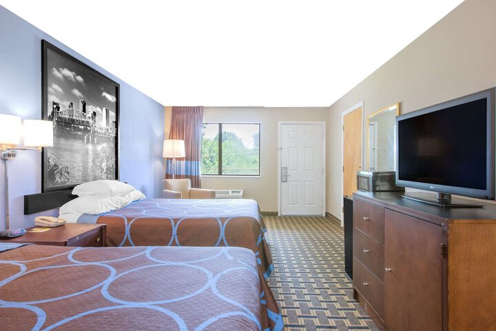 Room 13 of 15