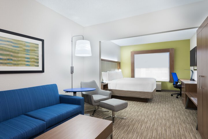 Room 35 of 48