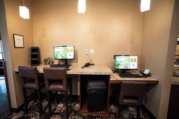 Business Center 48 of 49