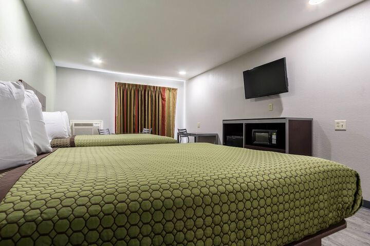 Room 18 of 30