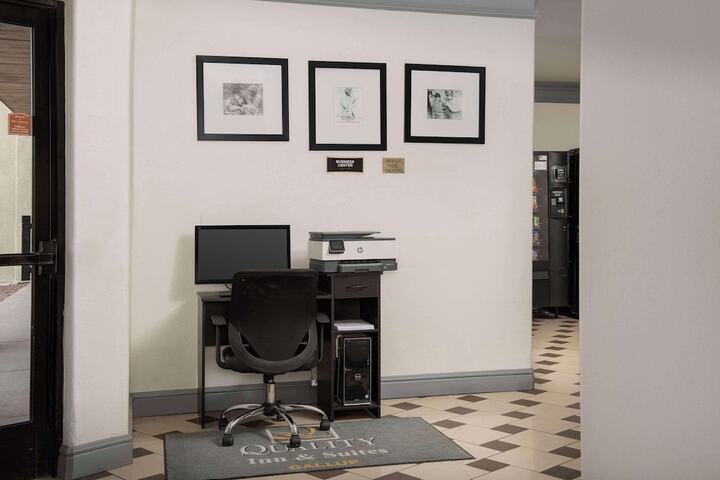 Business Center 86 of 88