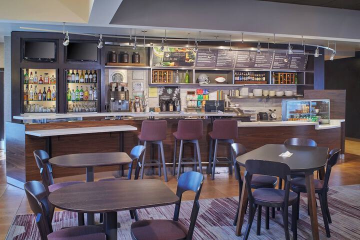 Courtyard by Marriott Detroit Warren