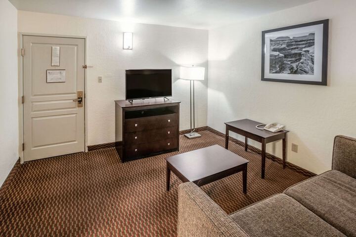 Room 13 of 40
