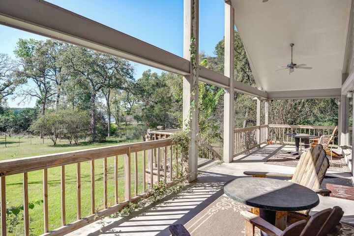 Franklin Home w / Water Views: Outdoor Dining Area!
