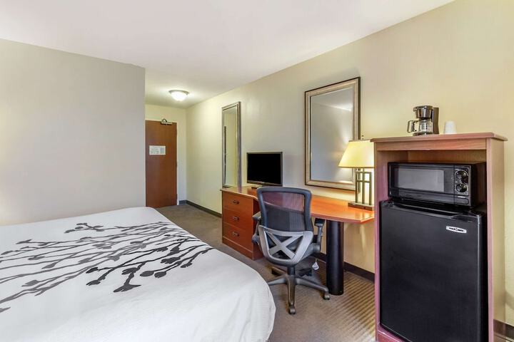 Room 25 of 32
