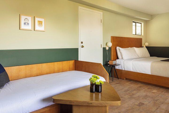 Room 10 of 44