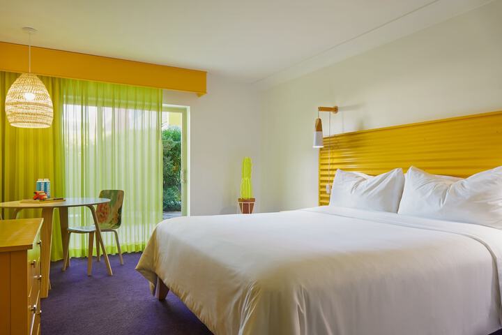 Room 29 of 87