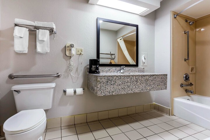 Room 14 of 29