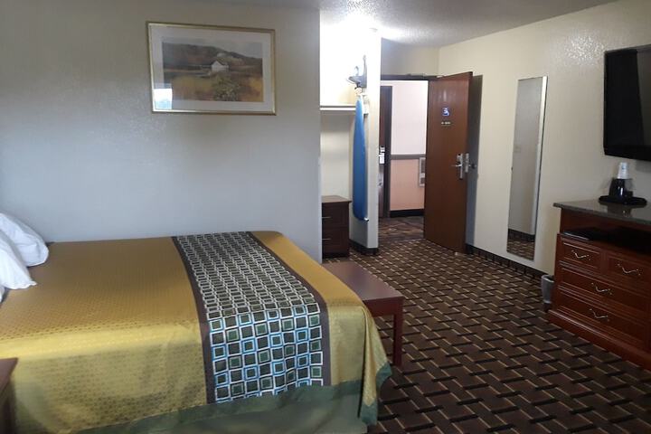 Room 11 of 29