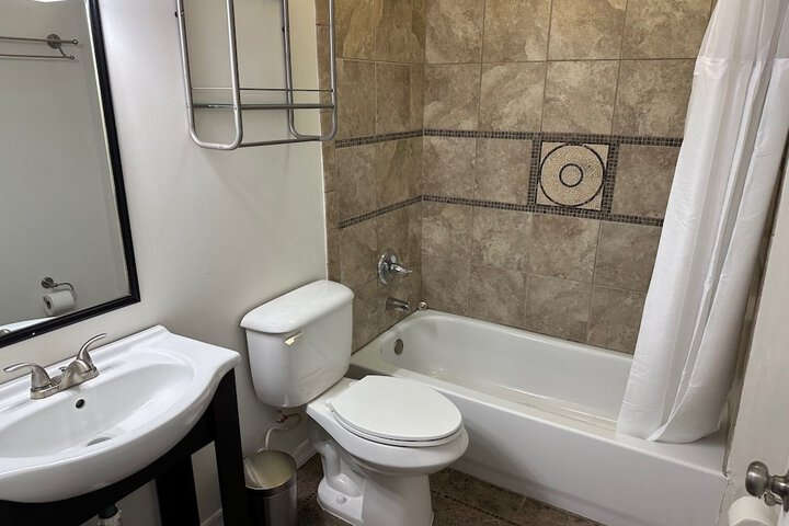 Room 16 of 38