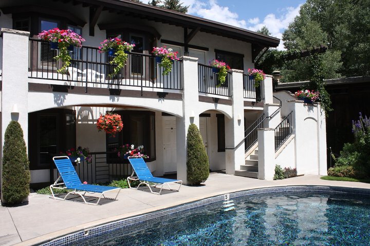 Pool 9 of 104