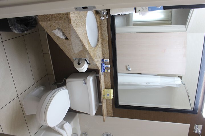Room 53 of 104