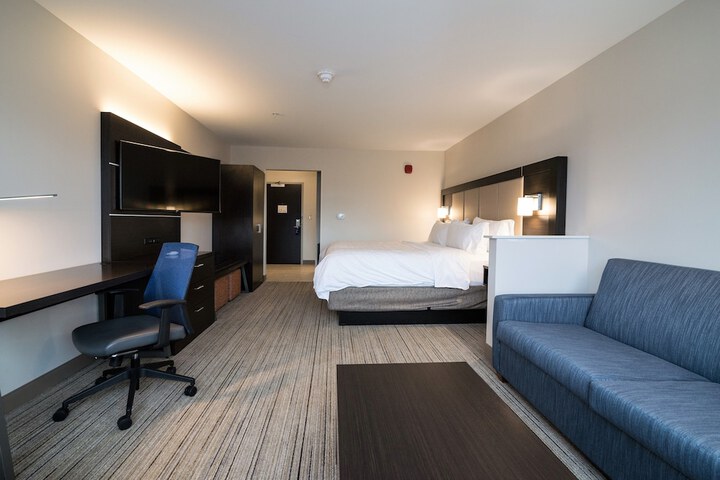Room 17 of 45