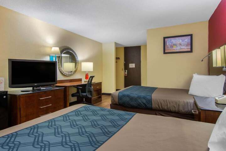 Room 4 of 17