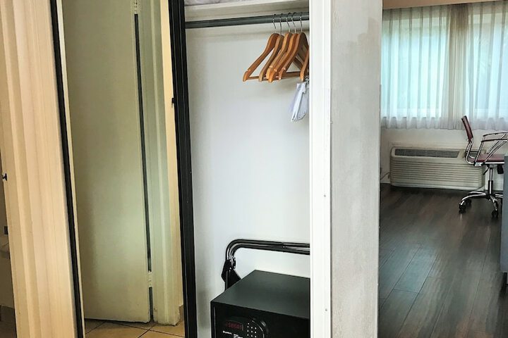 Room 20 of 35