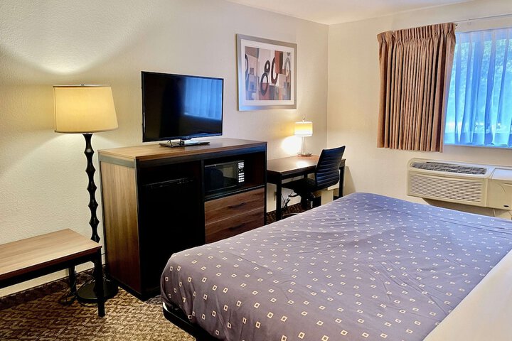 Room 8 of 22