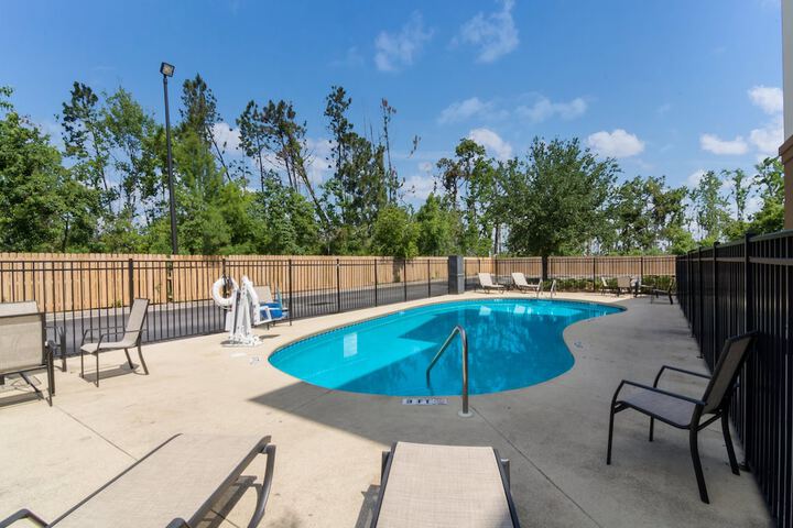 Pool 6 of 42