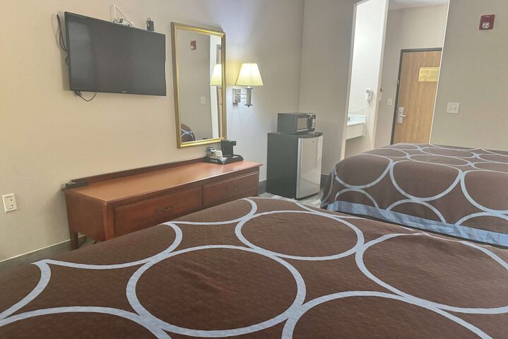 Room 33 of 45