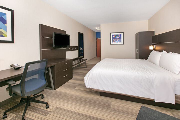 Holiday Inn Express Hotel & Suites Seaside-Convention Center by IHG