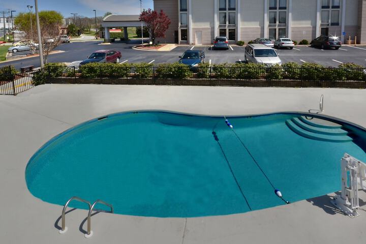 Pool 6 of 41