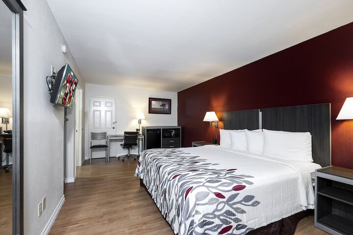 Room 16 of 36